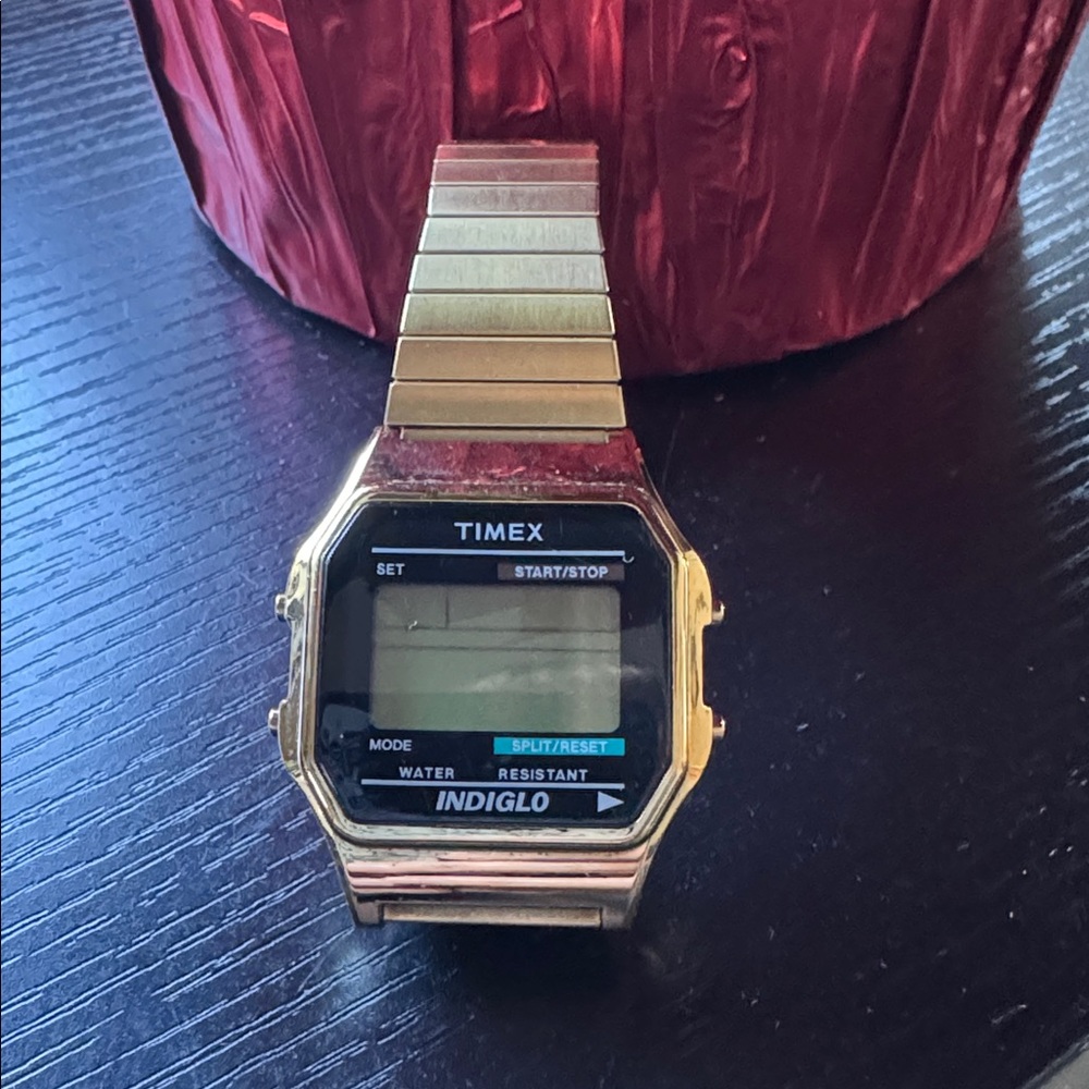 Timex Classic Digitial Gold Indiglo Watch NOT WORKING